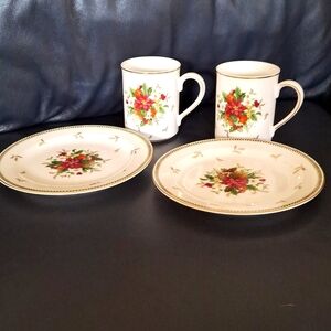 Pair of Mikasa mugs and cookie plates. Nwot